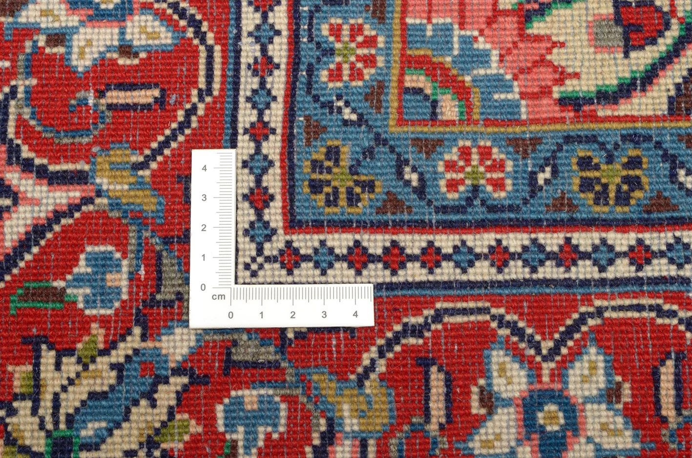 Hand-Knotted Sarouk Persian Rug, 135 × 223 cm, Wool - Image 3