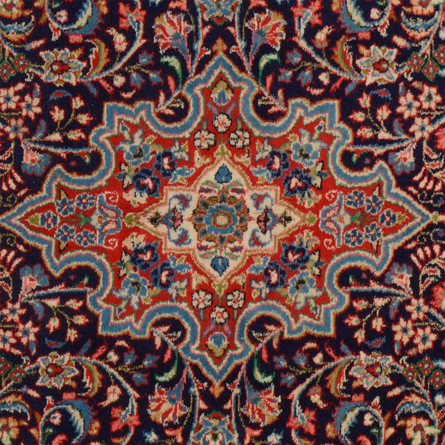 Hand-Knotted Sarouk Persian Rug, 135 × 223 cm, Wool - Image 4