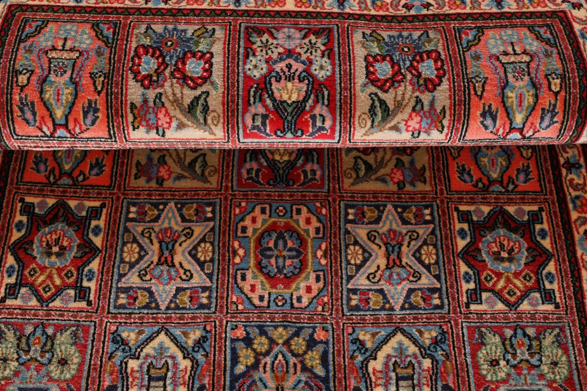 Wool Qom Persian Rug 118 × 185 cm, hand-knotted - Image 9