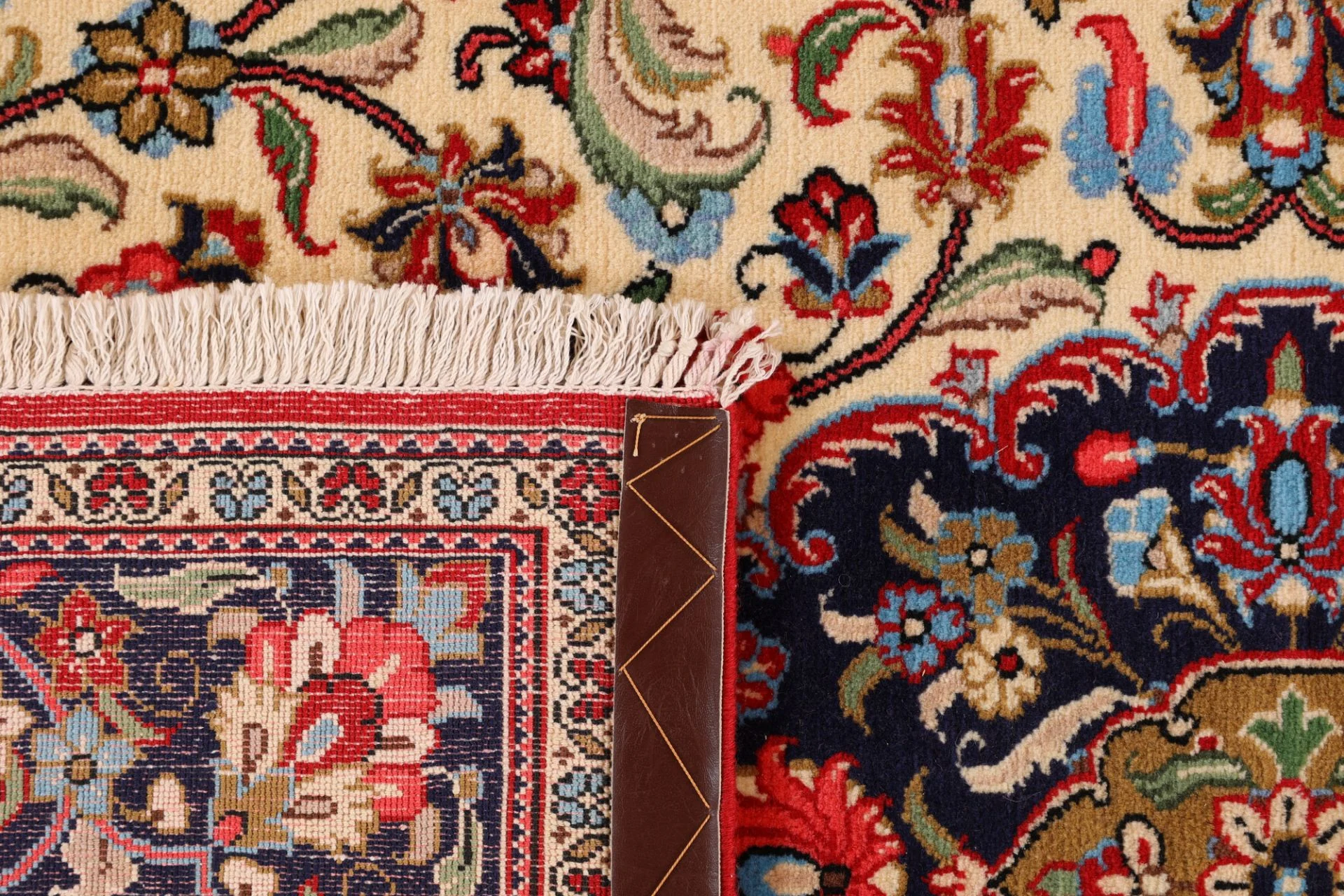 Qom Persian Rug 132 × 203 cm in Wool, hand-knotted - Image 7