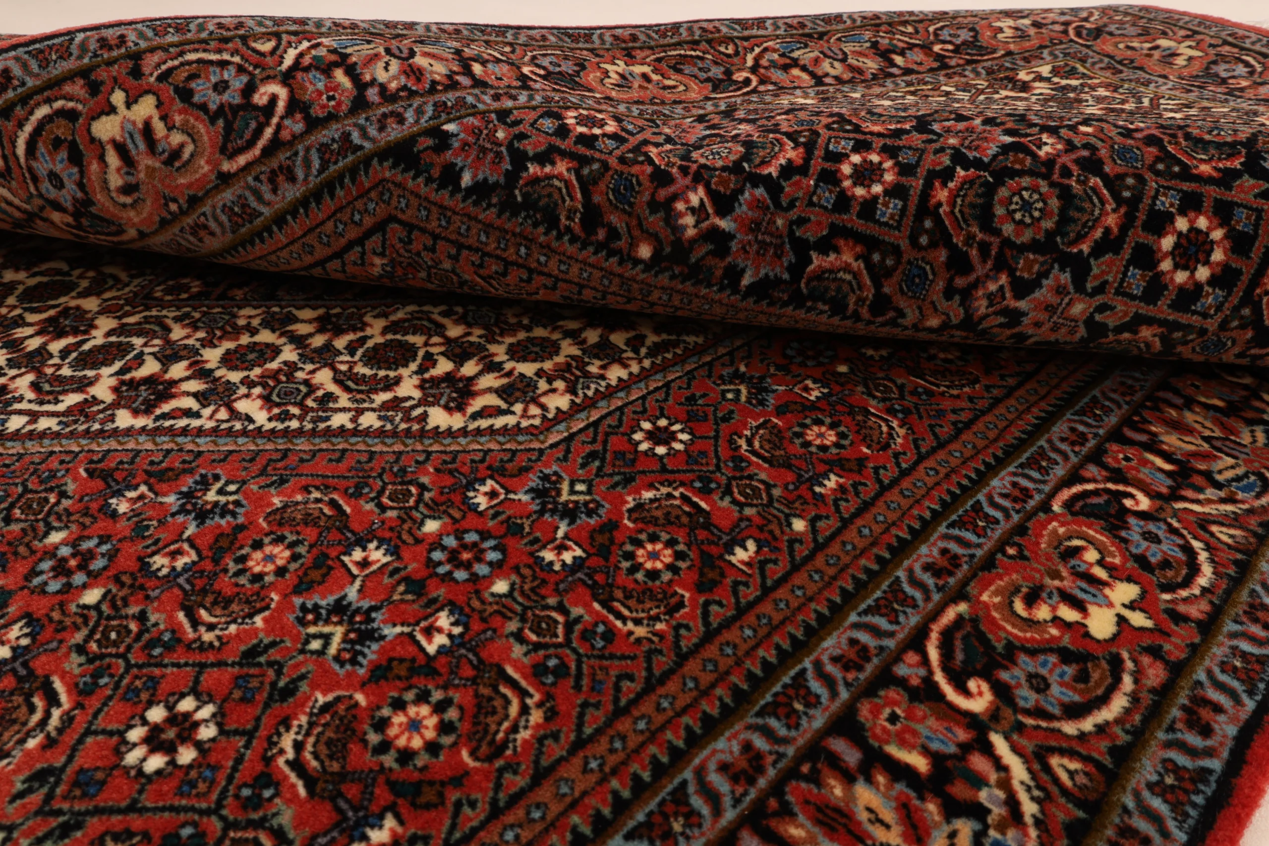 Hand-Knotted Bijar Persian Rug, 185 × 109 cm, Wool - Image 4
