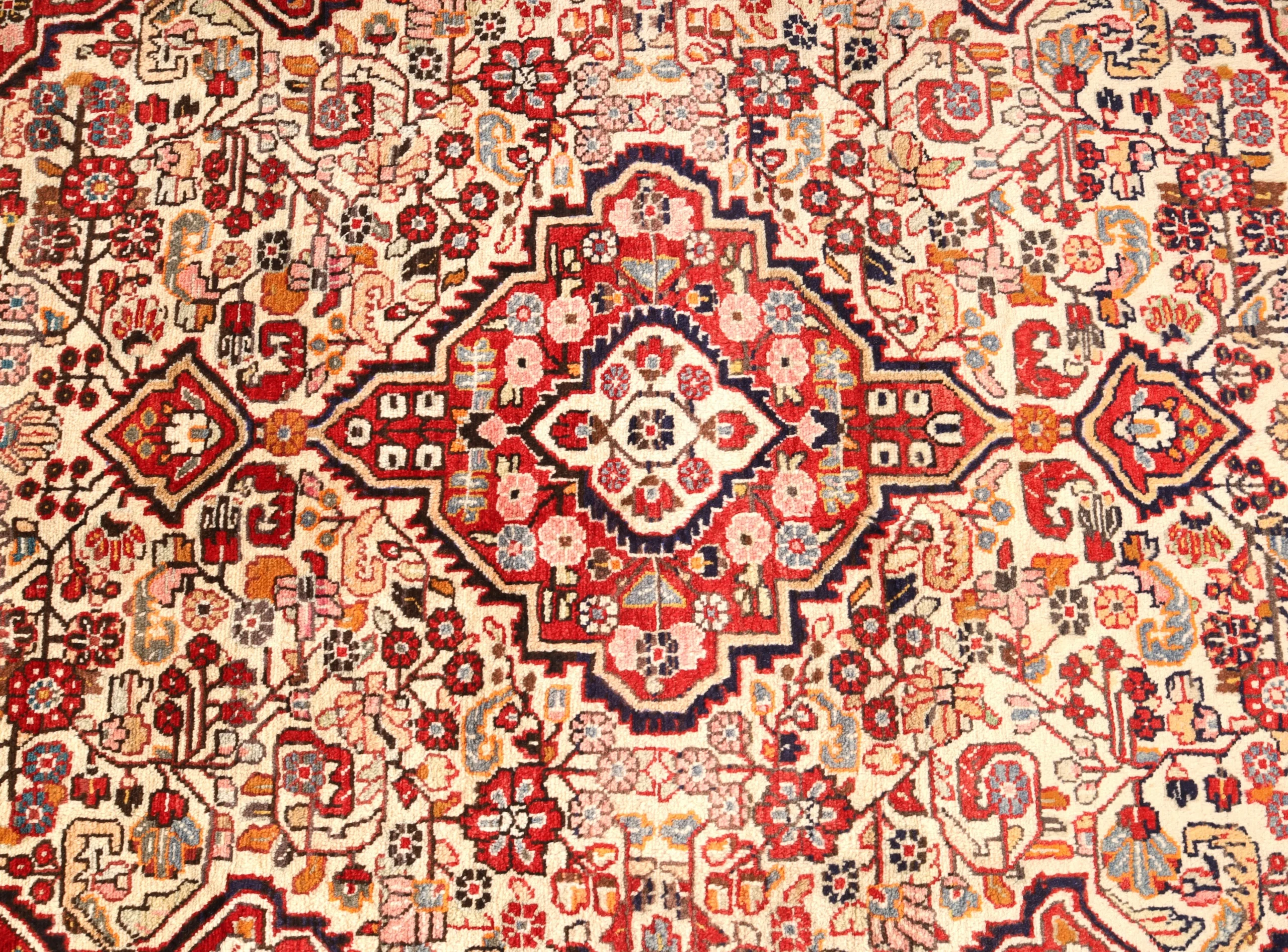 Wool Malayer Persian Rug 200 × 131 cm, hand-knotted - Image 4