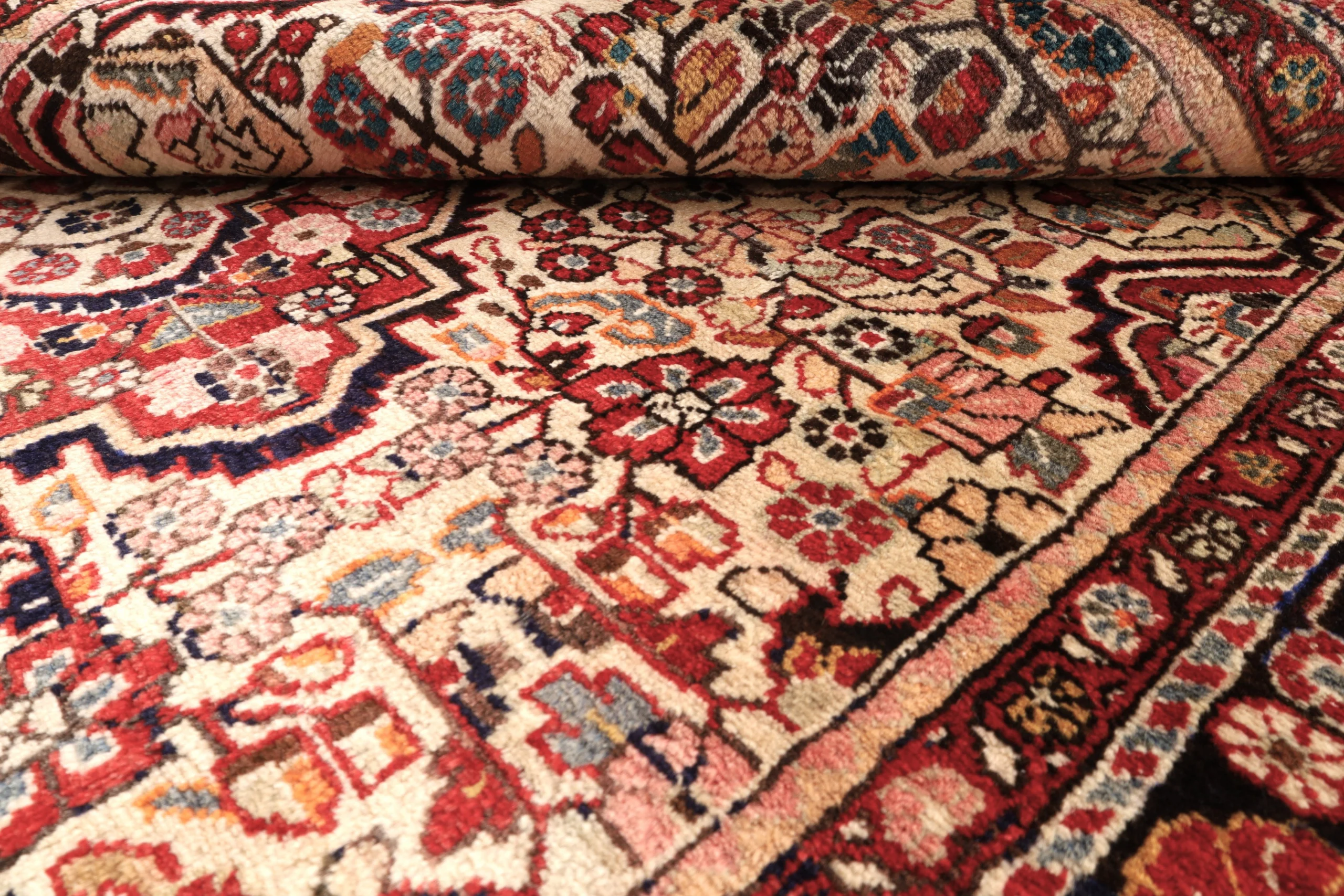 Wool Malayer Persian Rug 200 × 131 cm, hand-knotted - Image 6