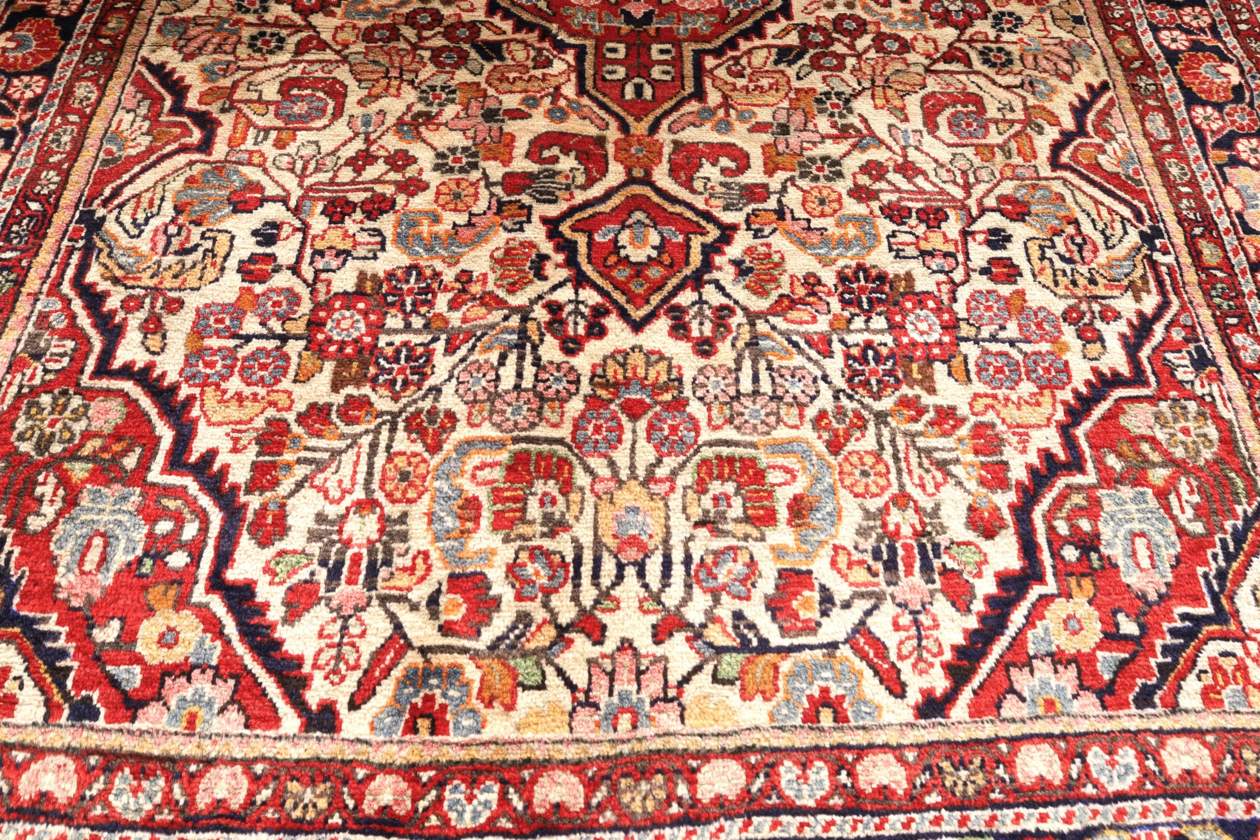 Wool Malayer Persian Rug 200 × 131 cm, hand-knotted - Image 9