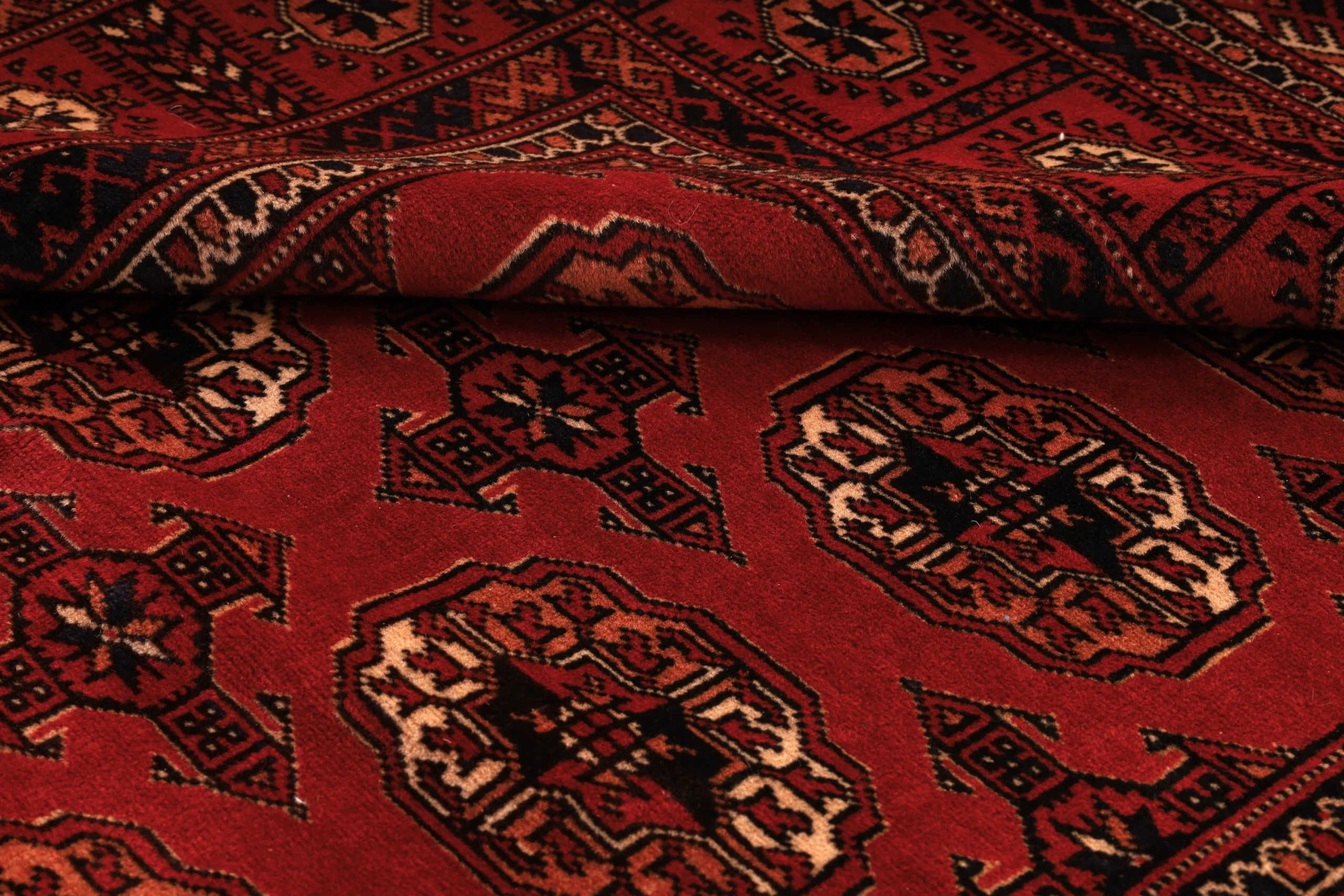 Wool Turkmen Persian Rug 198 × 135 cm, hand-knotted - Image 6