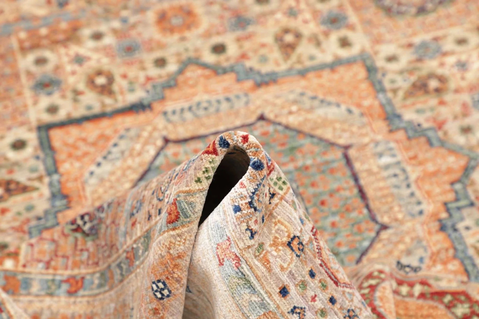 Hand-Knotted Mamluk Pakistani Rug, 124 × 179 cm, Wool - Image 9