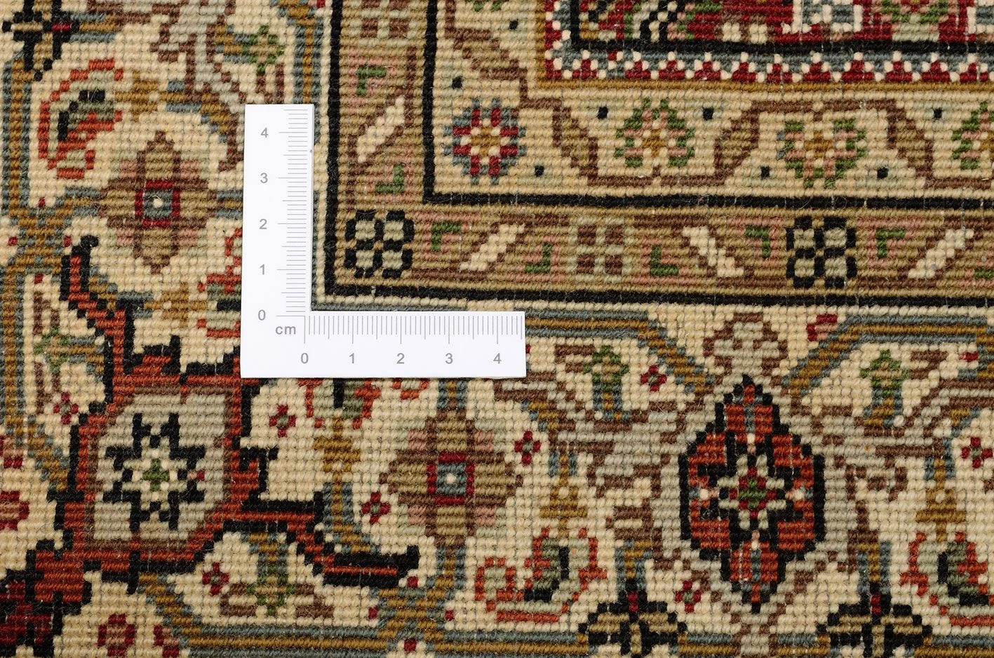 Hand-Knotted Tabriz Indian Rug, 123 × 176 cm, Wool & Silk - Image 3