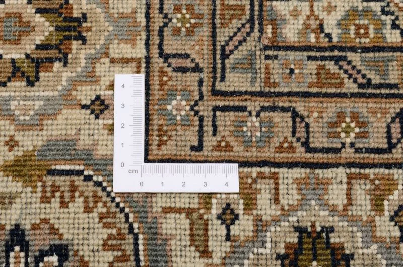 Tabriz Indian Rug 161 × 236 cm in Wool, hand-knotted - Image 3