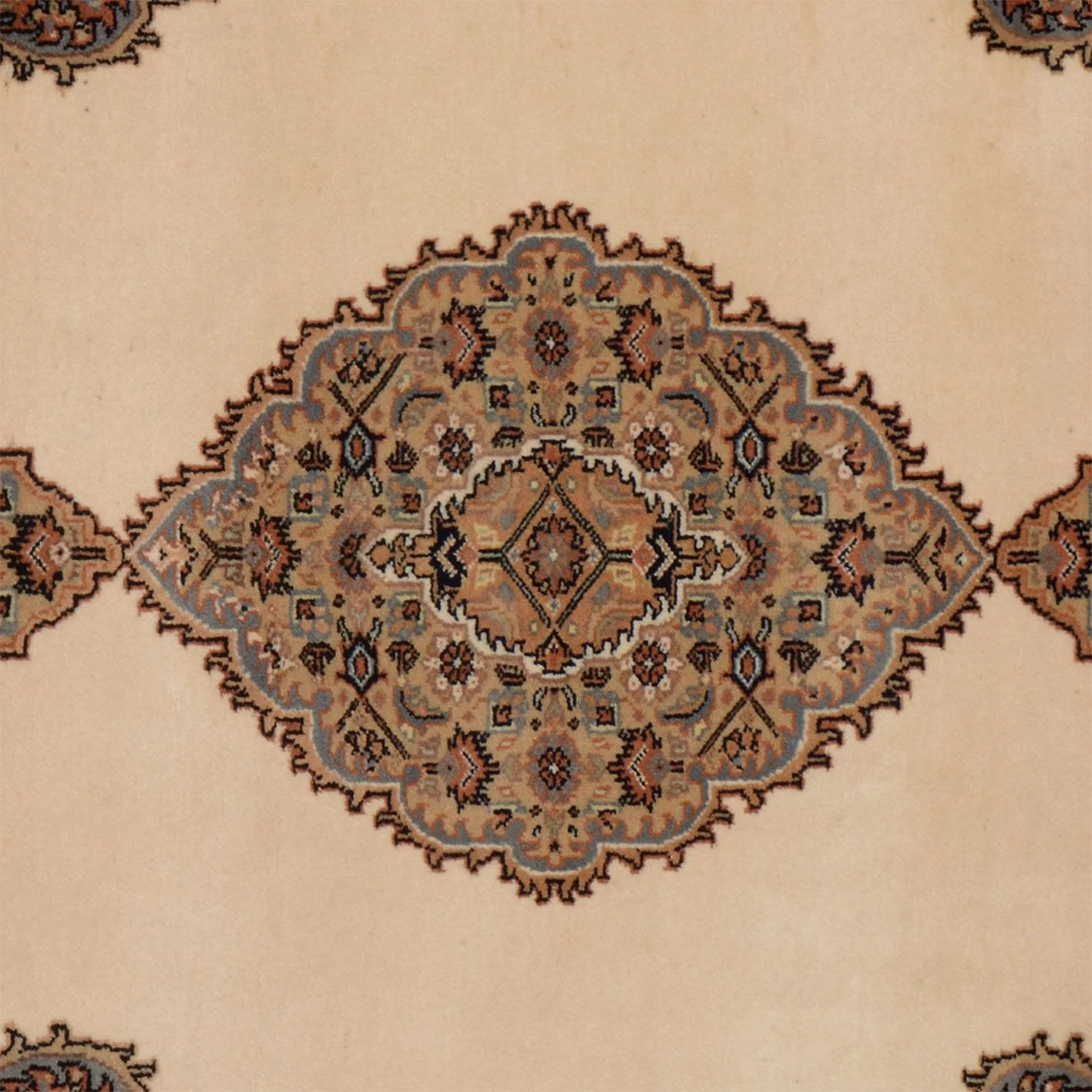 Hand-Knotted Kerman Indian Rug, 122 × 188 cm, Wool - Image 4