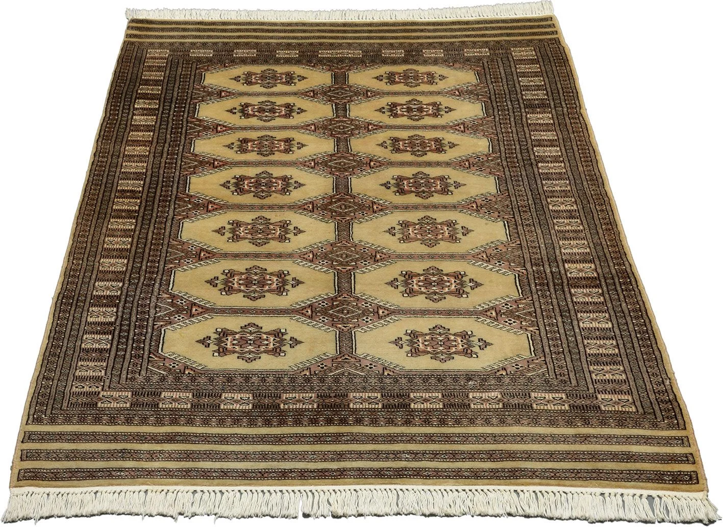 Alternative view of Pakistani Rug 126 × 170 cm in Wool, hand-knotted