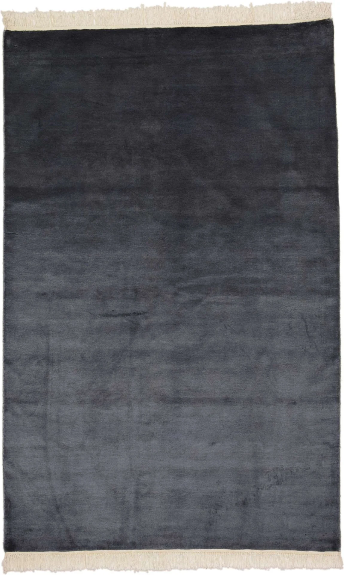 Wool Pakistani Rug 127 × 197 cm, hand-knotted