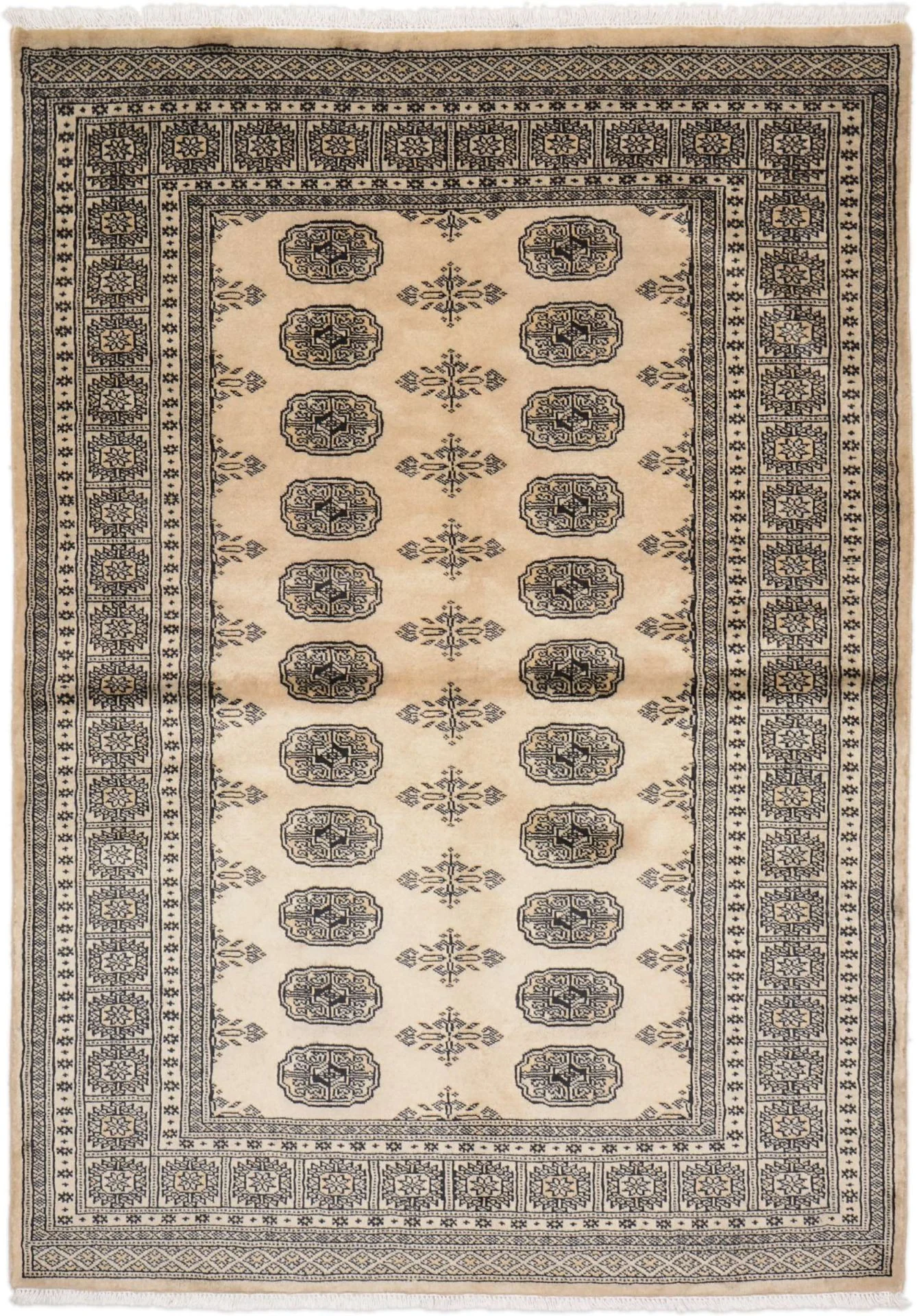 Hand-Knotted Pakistani Rug, 125 × 180 cm, Wool
