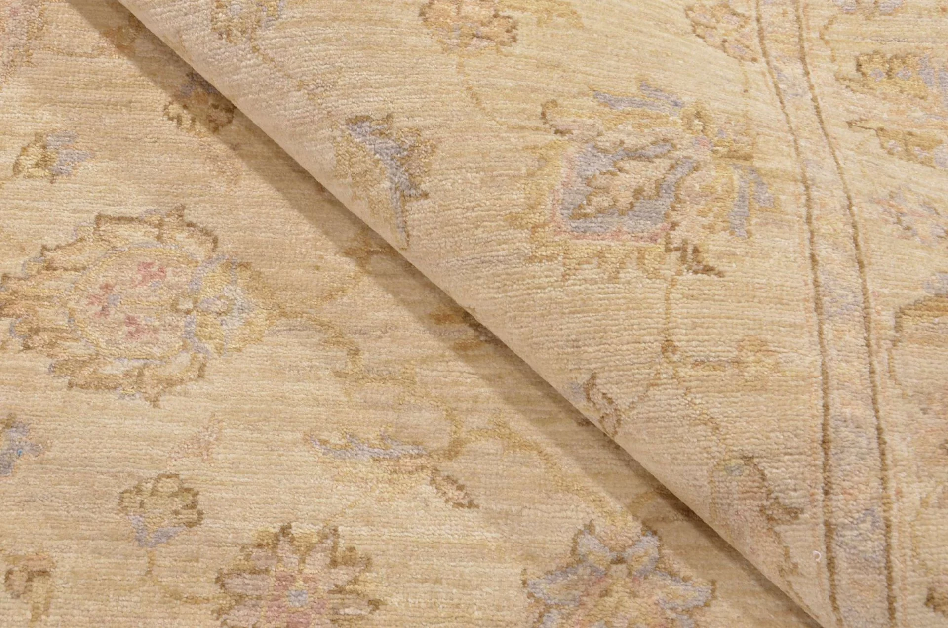 Wool Ziegler Pakistani Rug 126 × 189 cm, hand-knotted - Image 4
