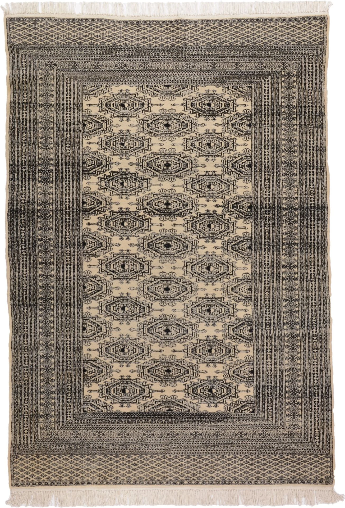 Pakistani Rug 130 × 186 cm in Wool, hand-knotted