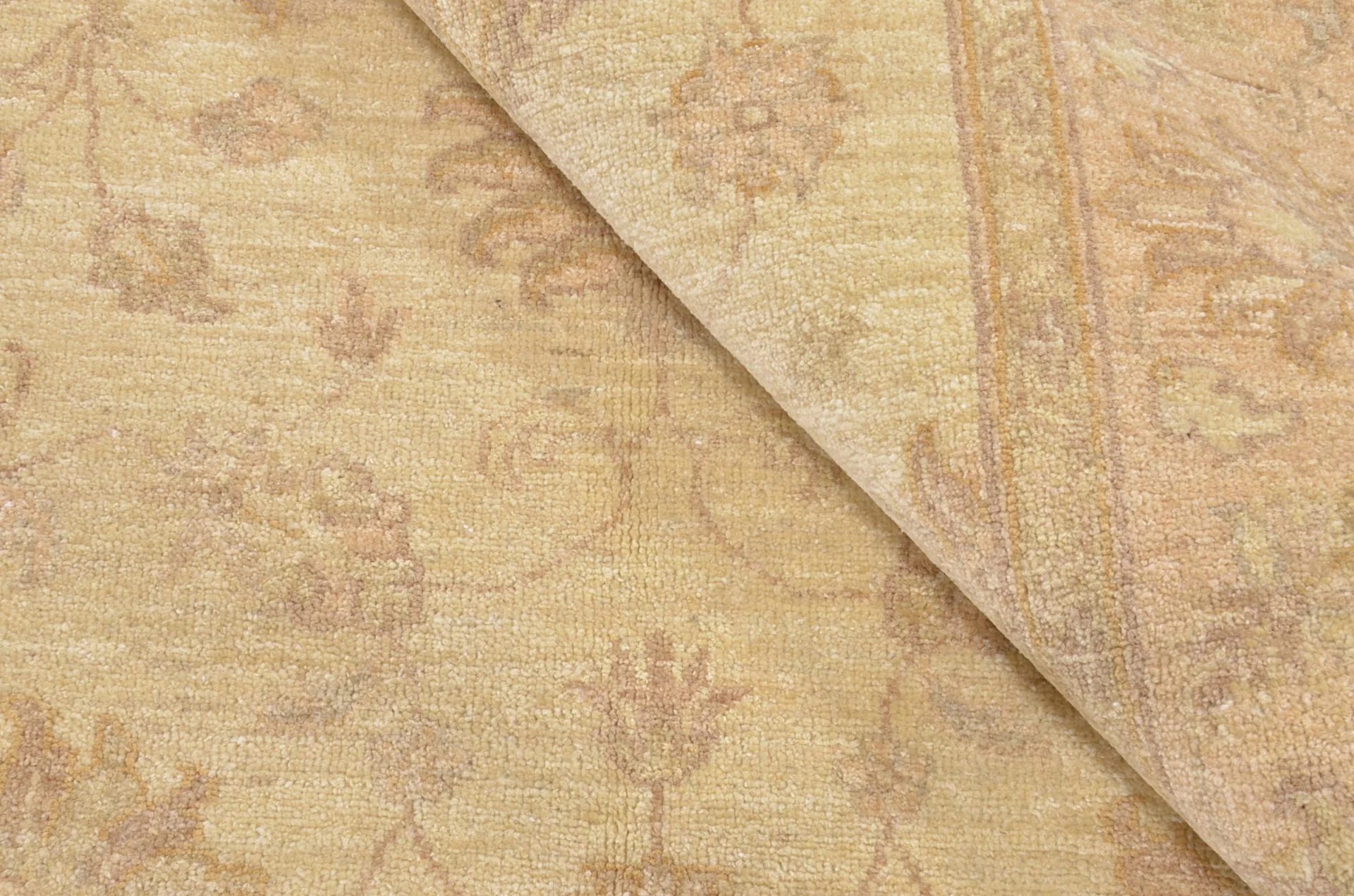 Wool Ziegler Pakistani Rug 145 × 198 cm, hand-knotted - Image 5