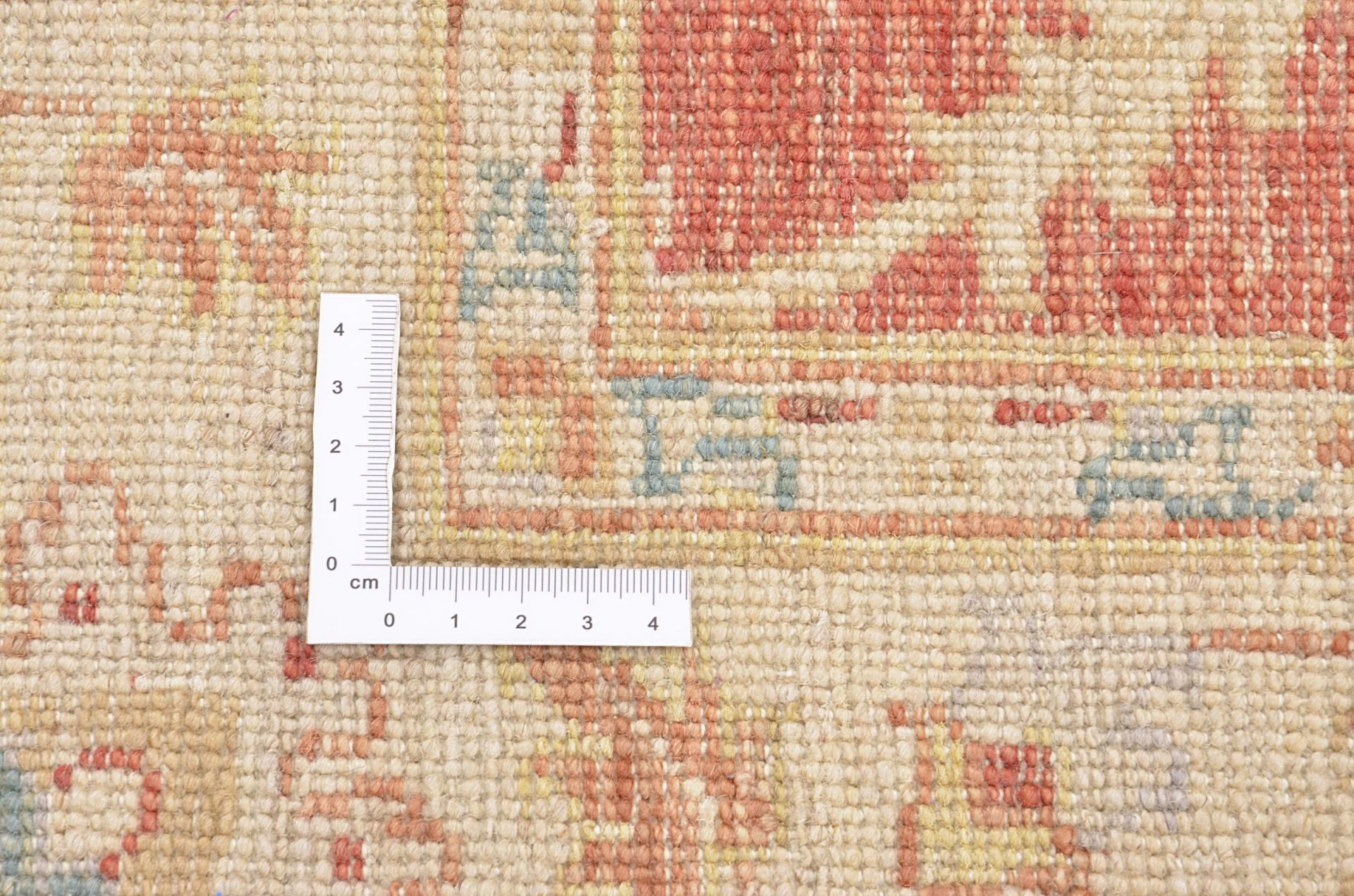 Wool Ziegler Pakistani Rug 139 × 208 cm, hand-knotted - Image 4