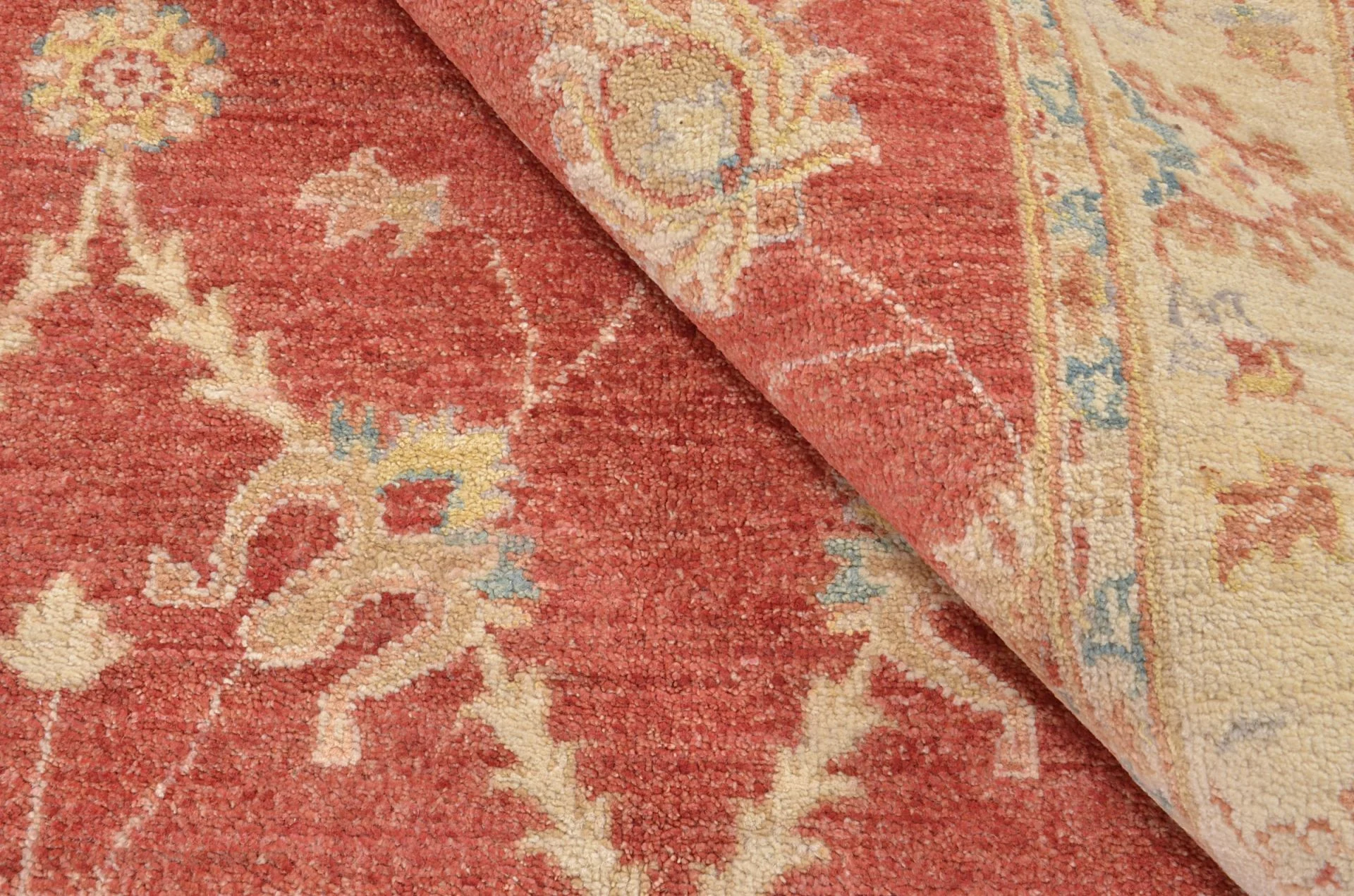 Wool Ziegler Pakistani Rug 139 × 208 cm, hand-knotted - Image 5