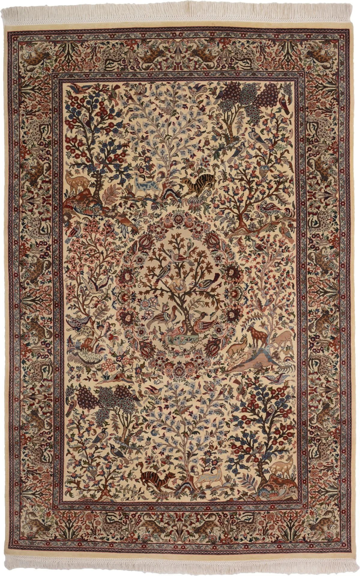 Isfahan Pakistani Rug 137 × 213 cm in Wool, hand-knotted