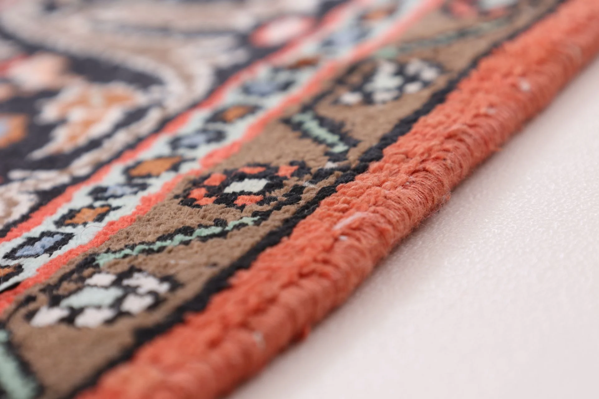 Hand-Knotted Indian Rug, 184 × 124 cm, Wool - Image 6