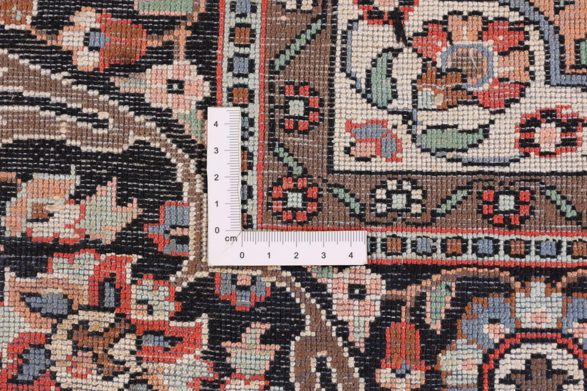 Hand-Knotted Indian Rug, 184 × 124 cm, Wool - Image 9
