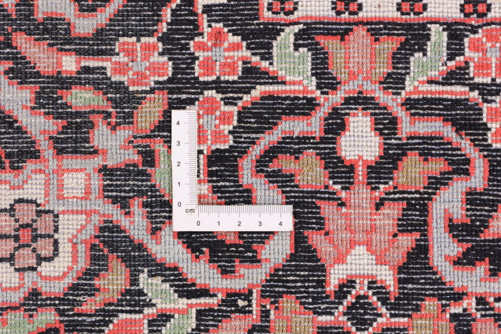 Indian Rug 245 × 156 cm in Wool, hand-knotted - Image 9