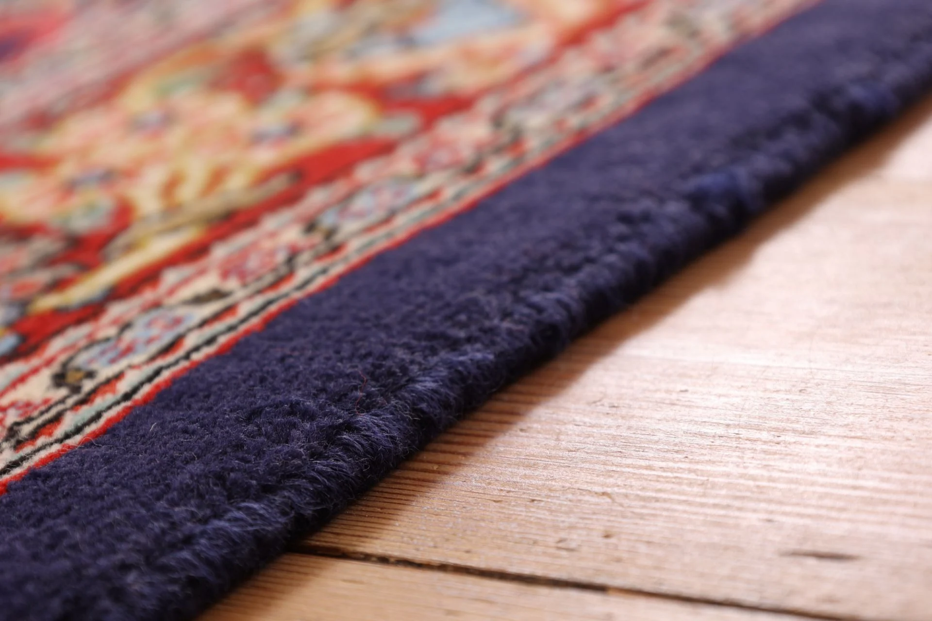 Wool Qom Persian Rug 136 × 212 cm, hand-knotted - Image 6