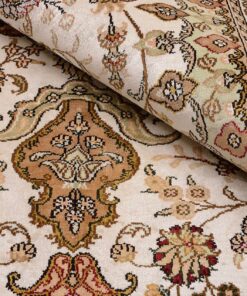 Qom Oriental Rug 278 × 190 cm, silk, hand-knotted — view 4