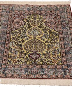 Qom Oriental Rug 117 × 77 cm, silk, hand-knotted — view 2