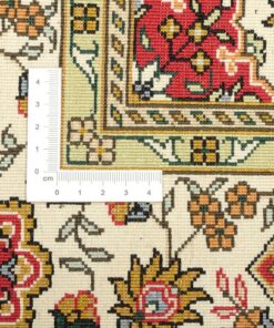 Qom Oriental Rug 155 × 95 cm, silk, hand-knotted — view 3