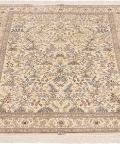 Hereke Oriental Rug 189 × 126 cm, silk, hand-knotted — view 2