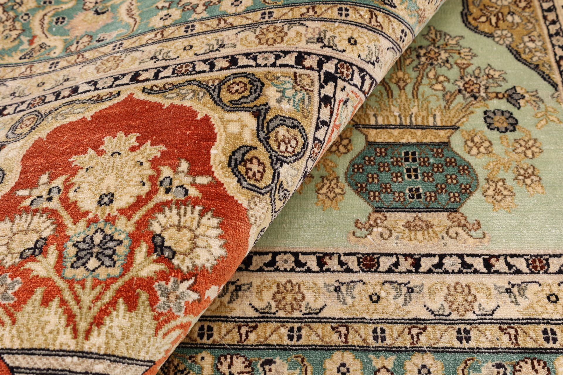 Hereke Oriental Rug 123 × 78 cm, silk, hand-knotted — view 8