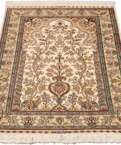 Hereke Oriental Rug 126 × 78 cm, silk, hand-knotted — view 2