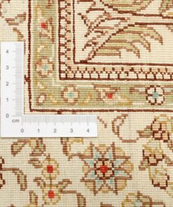 Hereke Oriental Rug 123 × 79 cm, silk, hand-knotted — view 3