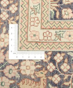Hereke Oriental Rug 152 × 95 cm, silk, hand-knotted — view 3