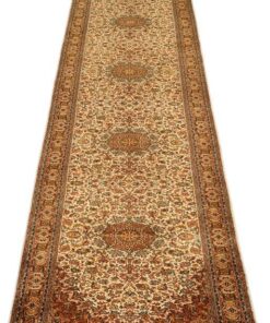 Oriental Rug 469 × 80 cm, silk, hand-knotted — view 2