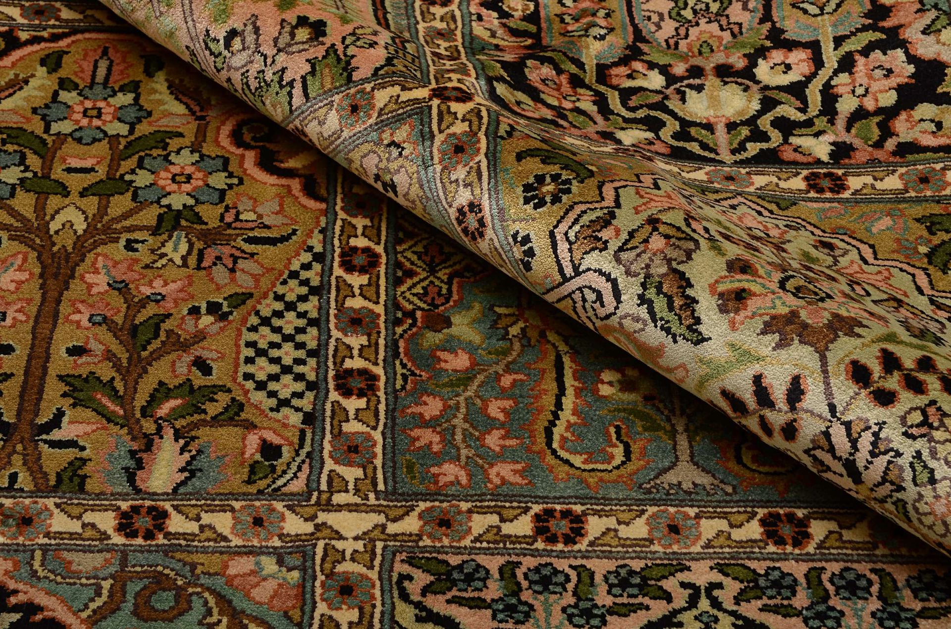 Kashmir Oriental Rug 361 × 276 cm, silk, hand-knotted — view 4