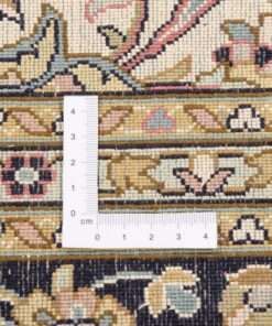 Kashmir Oriental Rug 223 × 151 cm, silk, hand-knotted — view 3