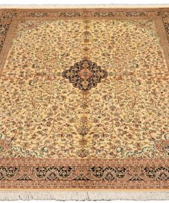 Kashmir Oriental Rug 223 × 157 cm, silk, hand-knotted — view 2