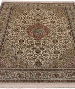 Kashmir Oriental Rug 252 × 169 cm, silk, hand-knotted — view 2