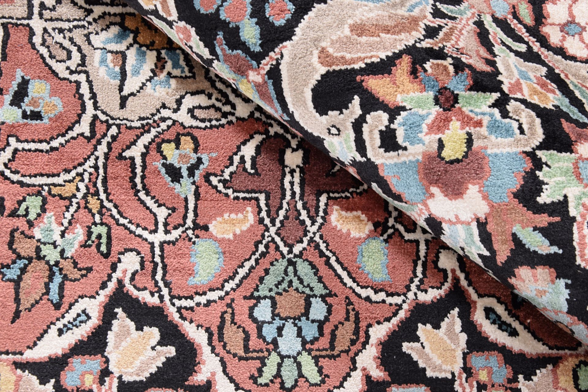 Kashmir Oriental Rug 239 × 237 cm, silk, hand-knotted — view 4