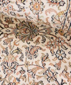 Kashmir Oriental Rug 434 × 70 cm, silk, hand-knotted — view 4