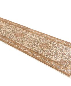Kashmir Oriental Rug 271 × 79 cm, silk, hand-knotted — view 3