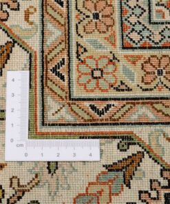 Kashmir Oriental Rug 319 × 218 cm, silk, hand-knotted — view 3
