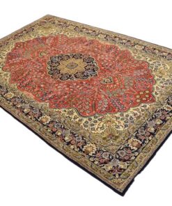 Qom Persian Rug 348 × 232 cm, wool, hand-knotted — view 2