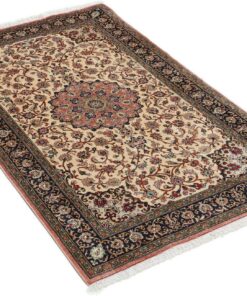 Qom Persian Rug 122 × 75 cm, silk, hand-knotted — view 4
