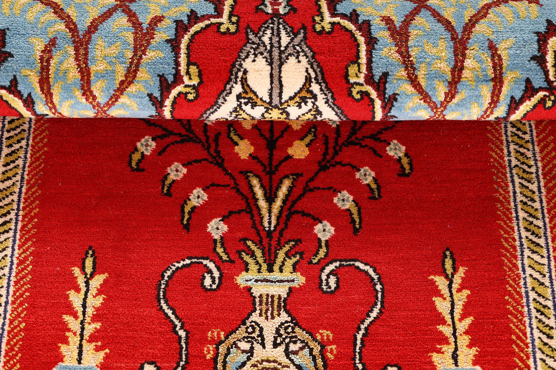 Qom Persian Rug 123 × 84 cm, wool & silk, hand-knotted — view 8