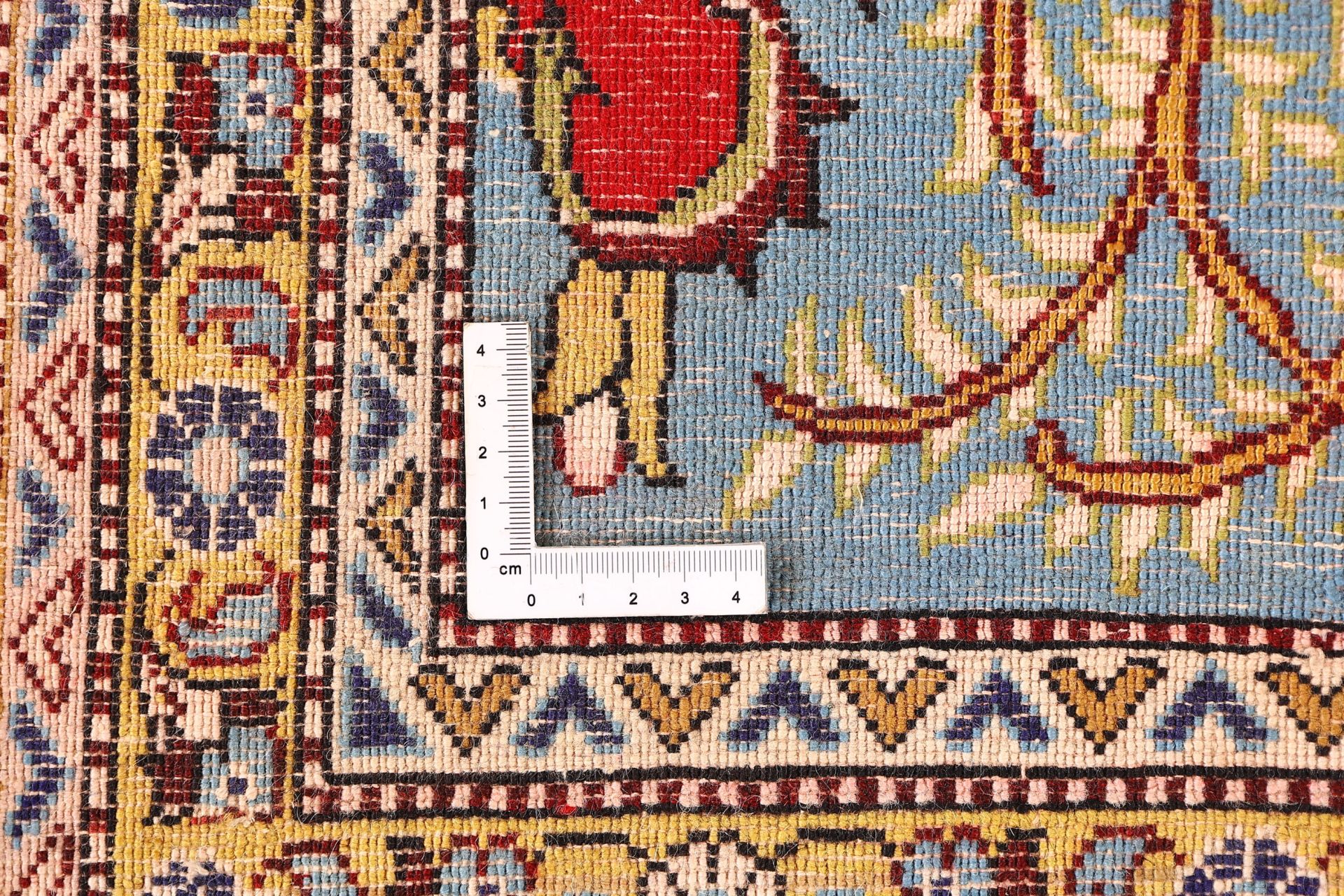 Qom Persian Rug 123 × 84 cm, wool & silk, hand-knotted — view 9